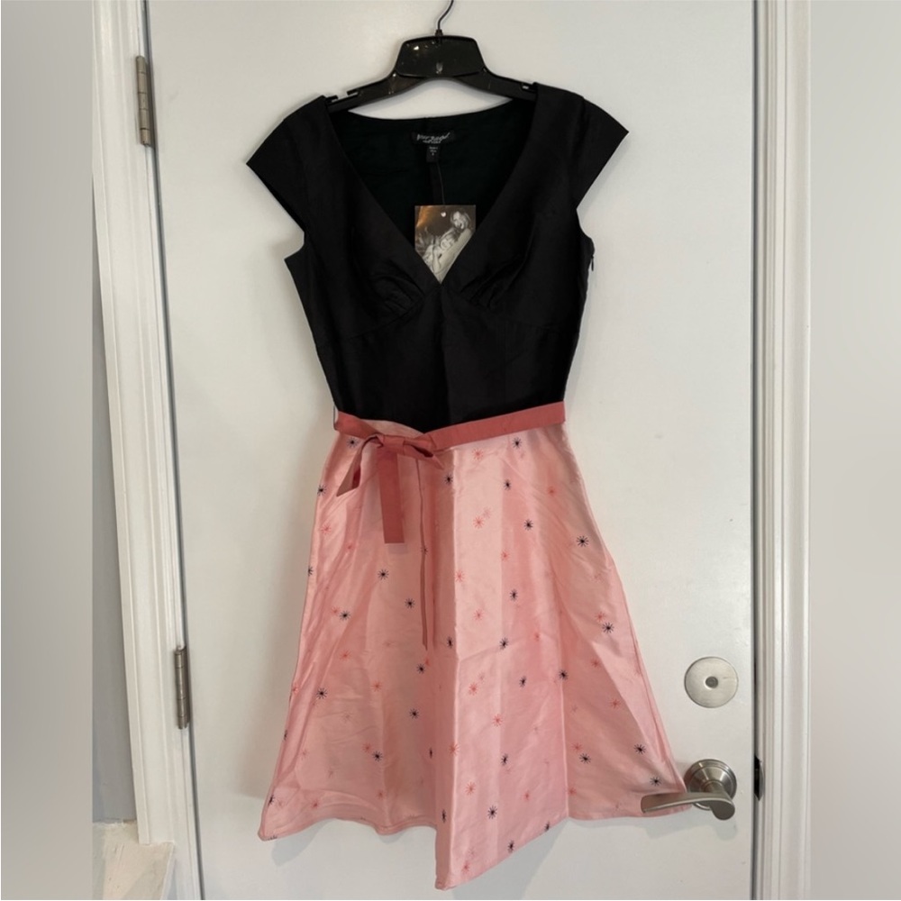 Betsey Johnson RARE silk shantung party dress. Pink & Black, new w/tags. SZ 6